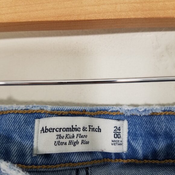 Abercrombie & Fitch The Kick Flare Ultra High Rise Distressed Jeans Size 00S/24 - Picture 3 of 6